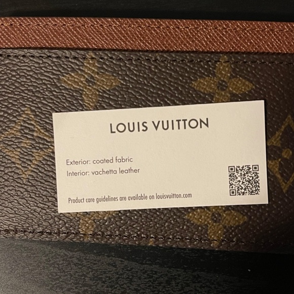 Louis Vuitton Monogram Card Holder - Picture 4 of 11